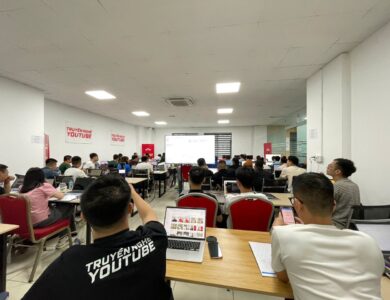Toàn cảnh hội trường Ngày 2 BANI CAMP đông kín người